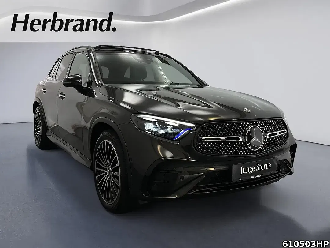Mercedes-Benz GLC 300 4MATIC AMG - Thumbnail 2