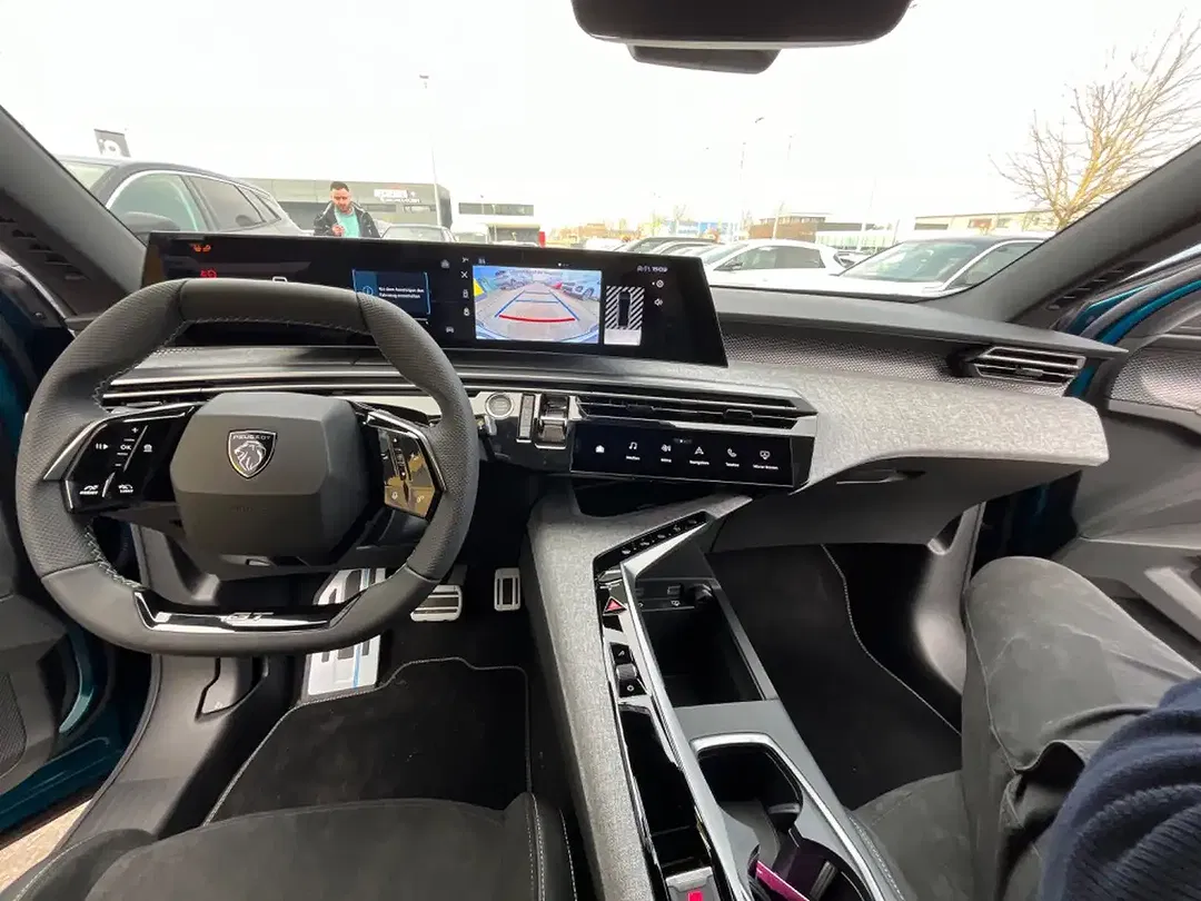 Peugeot 5008 136 Hybrid GT - Thumbnail 9