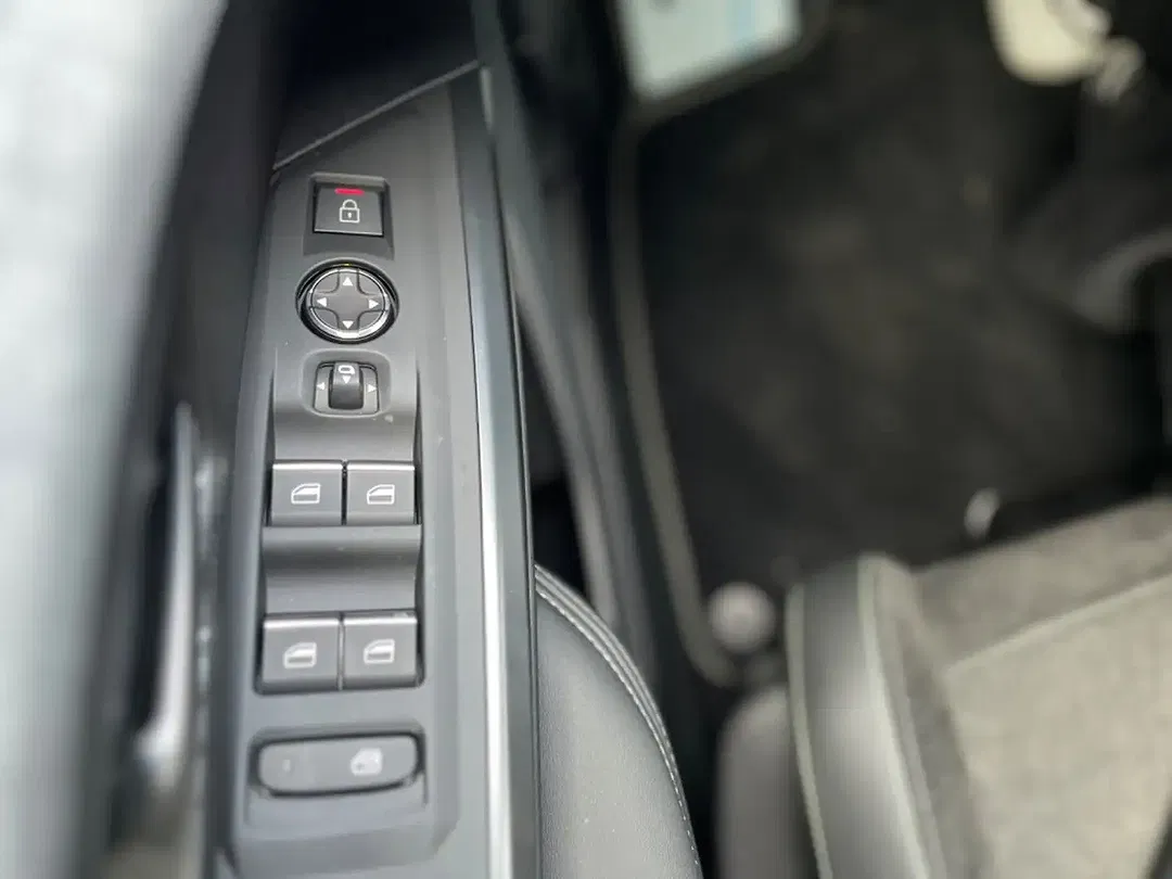 Peugeot 5008 136 Hybrid GT - Thumbnail 10
