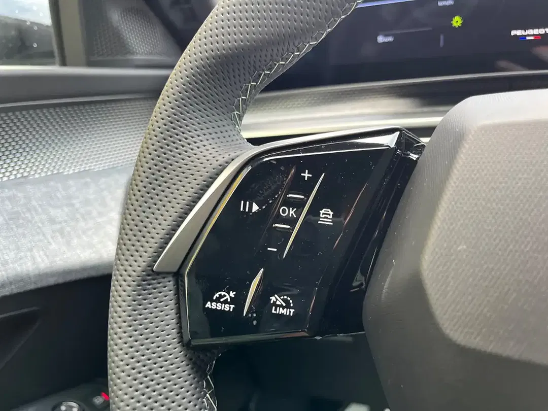 Peugeot 5008 136 Hybrid GT - Thumbnail 12