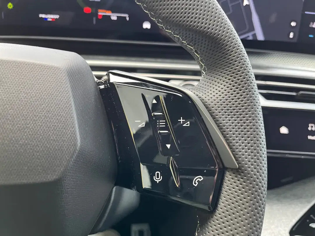 Peugeot 5008 136 Hybrid GT - Thumbnail 13