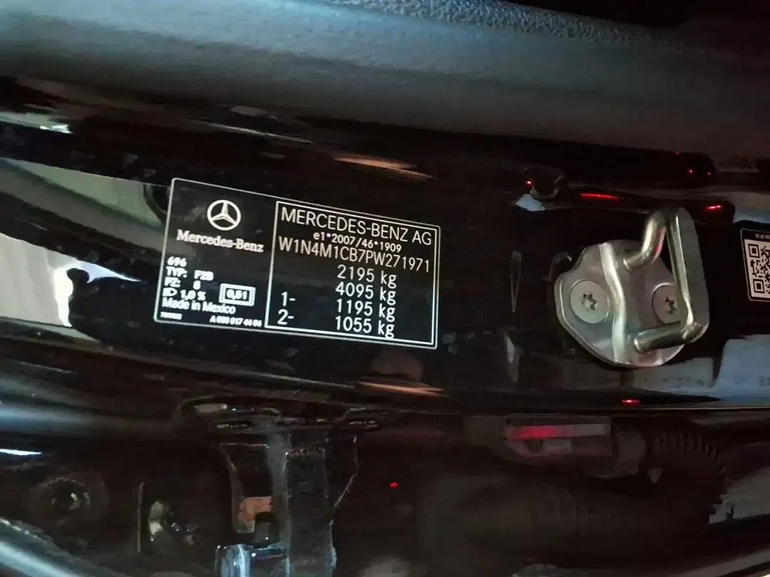 Mercedes-Benz GLB 200 Style - Thumbnail 13