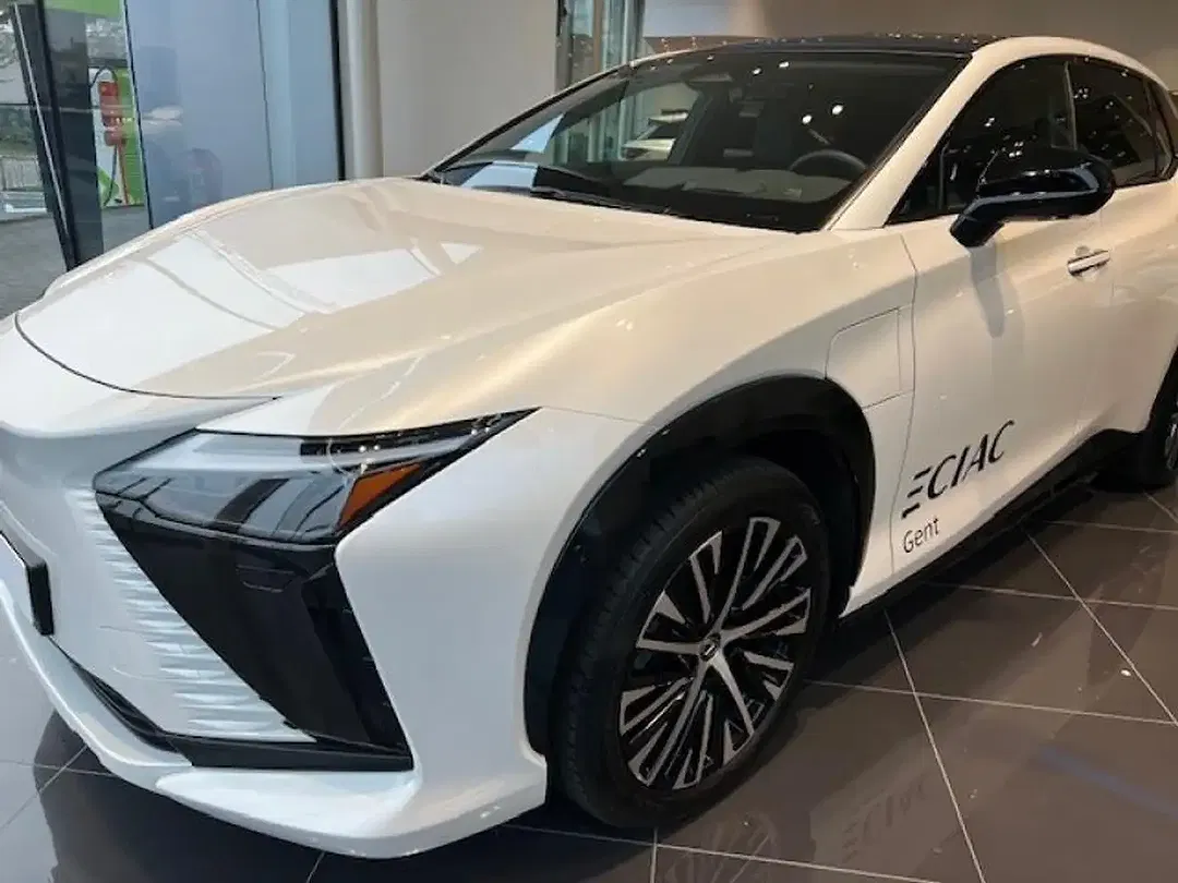 Lexus RZ - foto 10