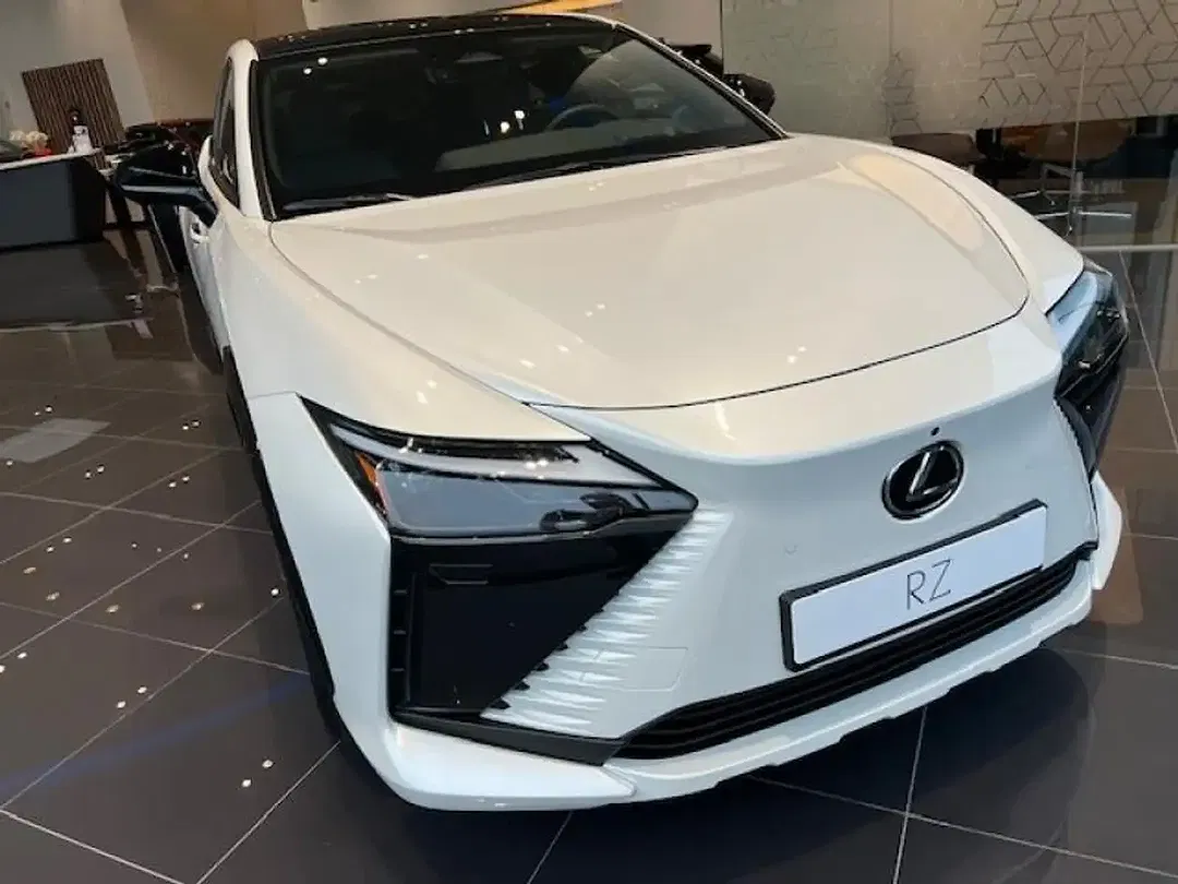Lexus RZ - foto 2