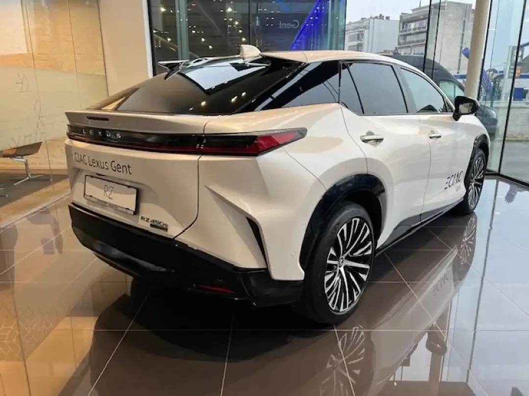 Lexus RZ - Thumbnail 3