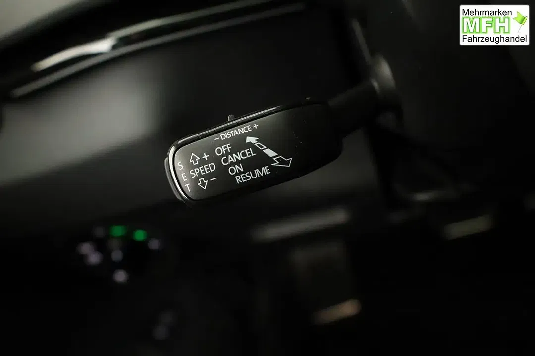 Skoda Karoq 2.0 TDI DSG 4x4 Sportline - Thumbnail 9
