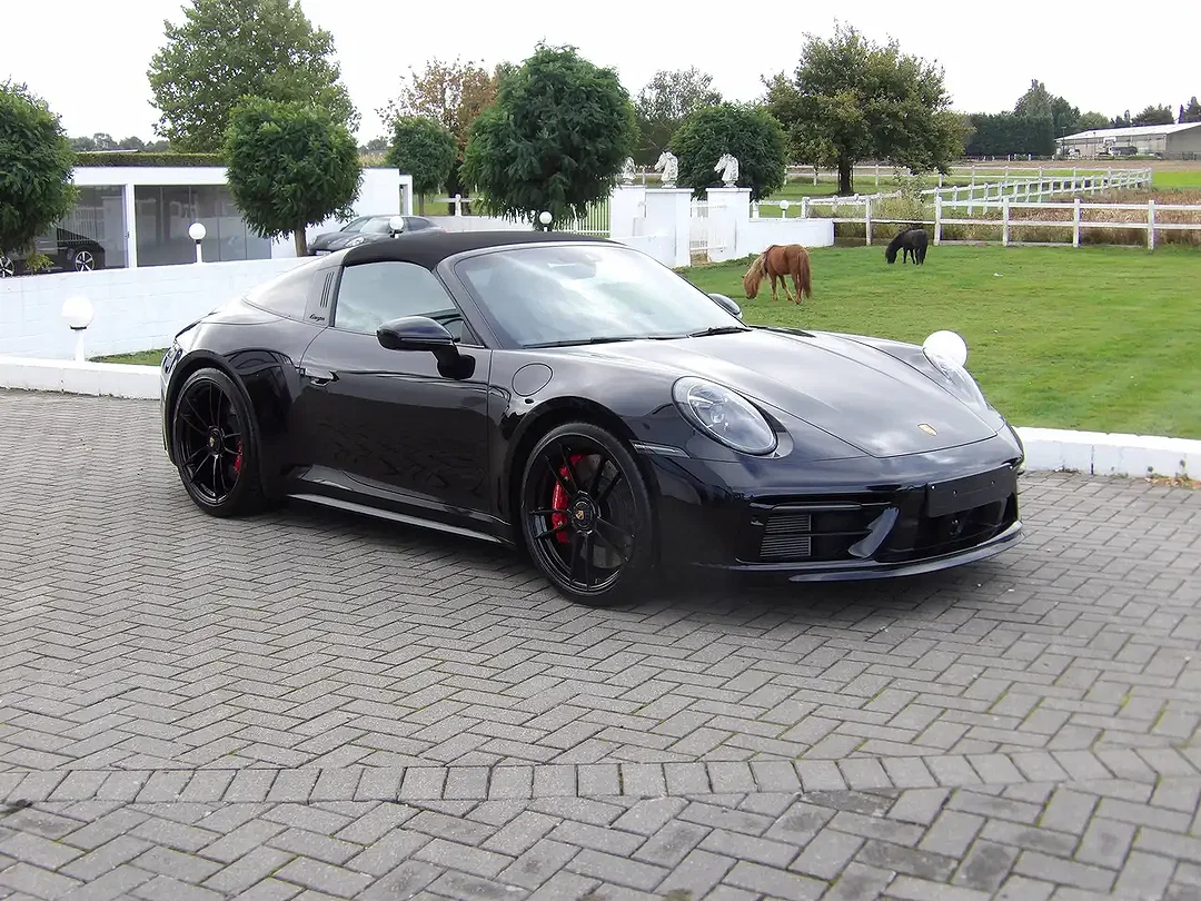 Porsche 992 Carrera 4 GTS Targa - Afbeelding 1