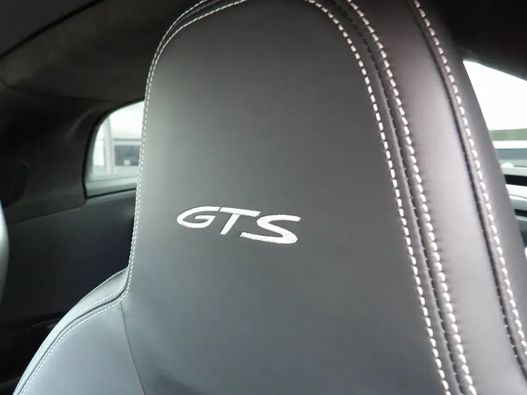 Porsche 992 Carrera 4 GTS Targa - Thumbnail 12