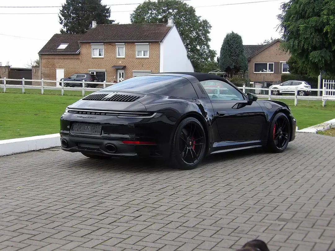 Porsche 992 Carrera 4 GTS Targa - Thumbnail 3