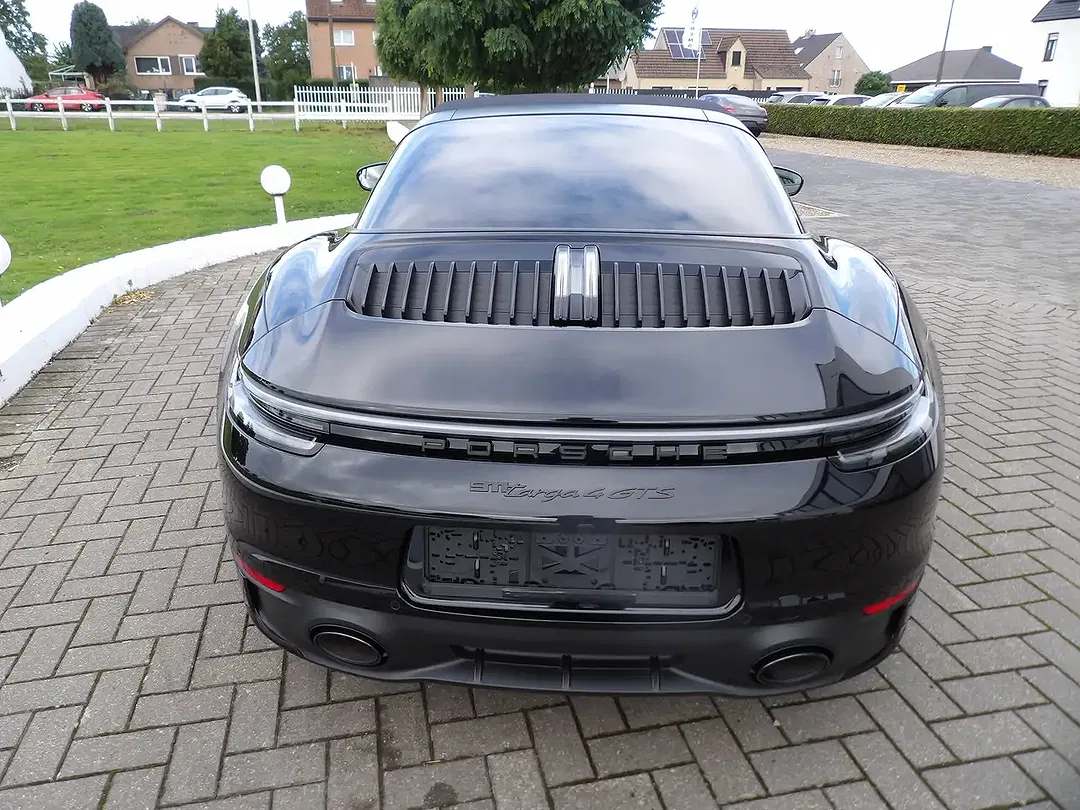 Porsche 992 Carrera 4 GTS Targa - Thumbnail 4