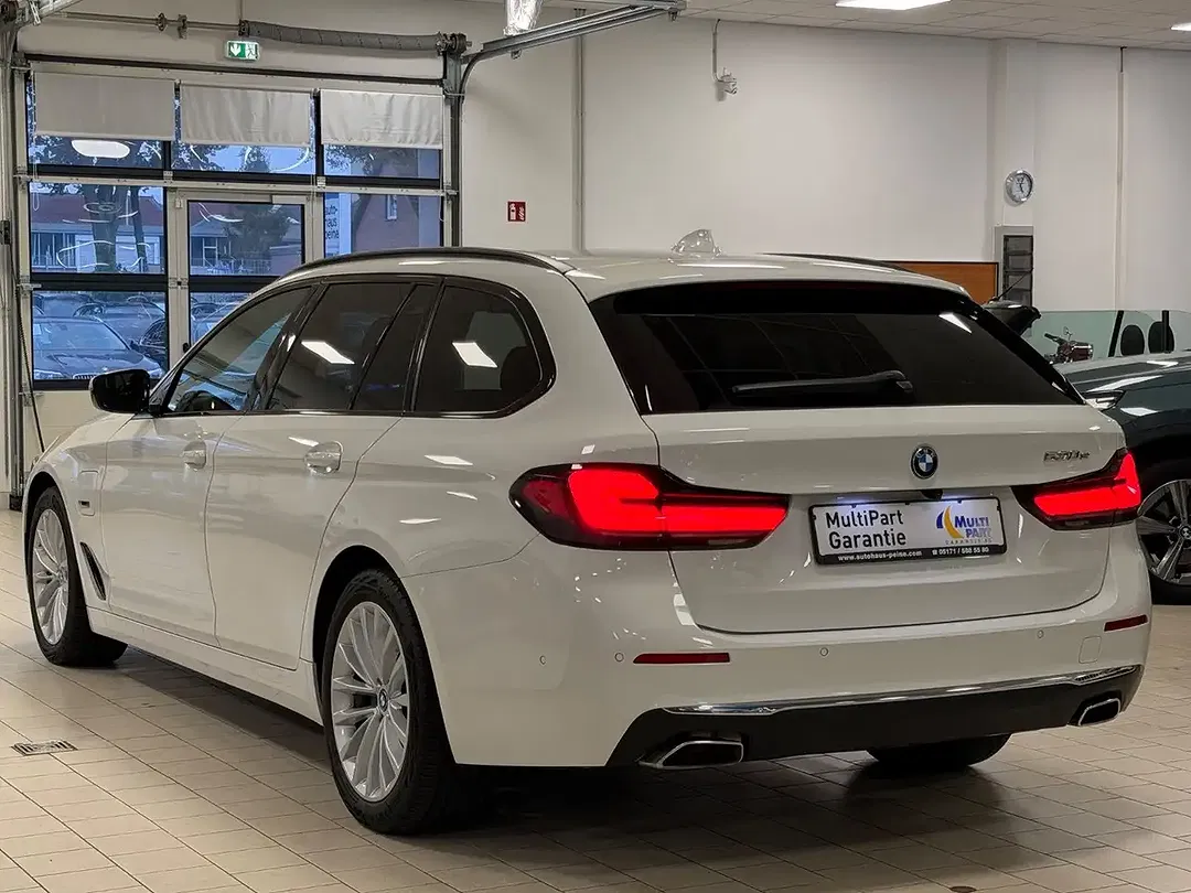 BMW 530 AUT - Thumbnail 2