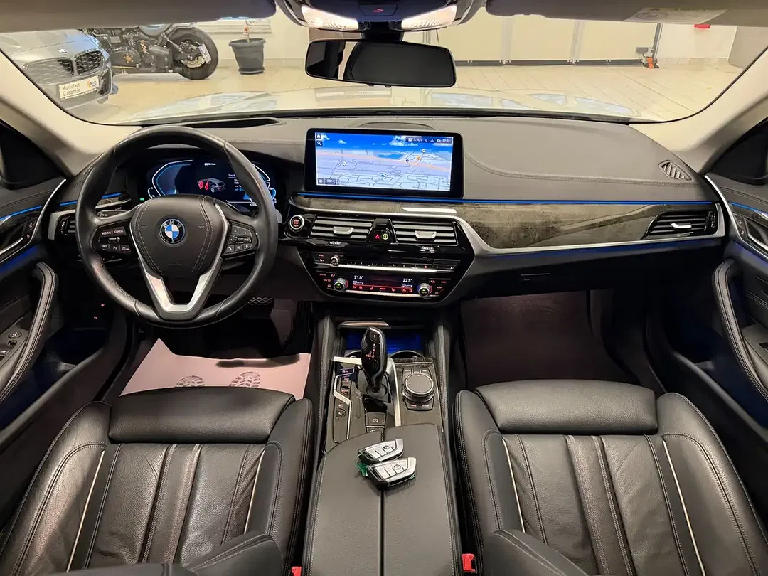 BMW 530 AUT - Thumbnail 3