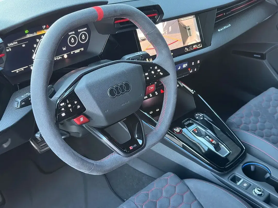 Audi RS3 quattro Sportback - Thumbnail 10