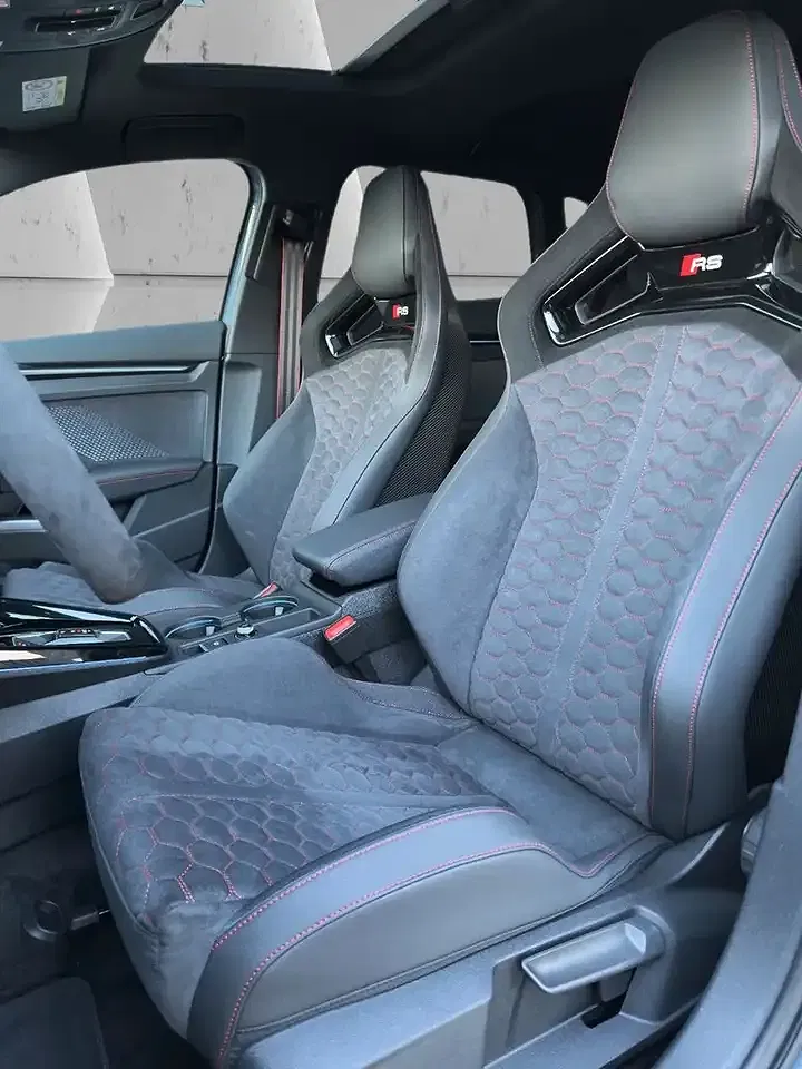 Audi RS3 quattro Sportback - Thumbnail 11