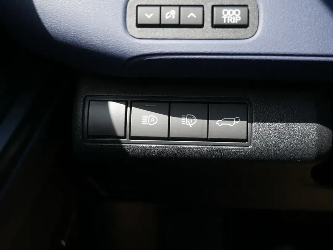 Subaru Solterra AWD Platinum - Thumbnail 13
