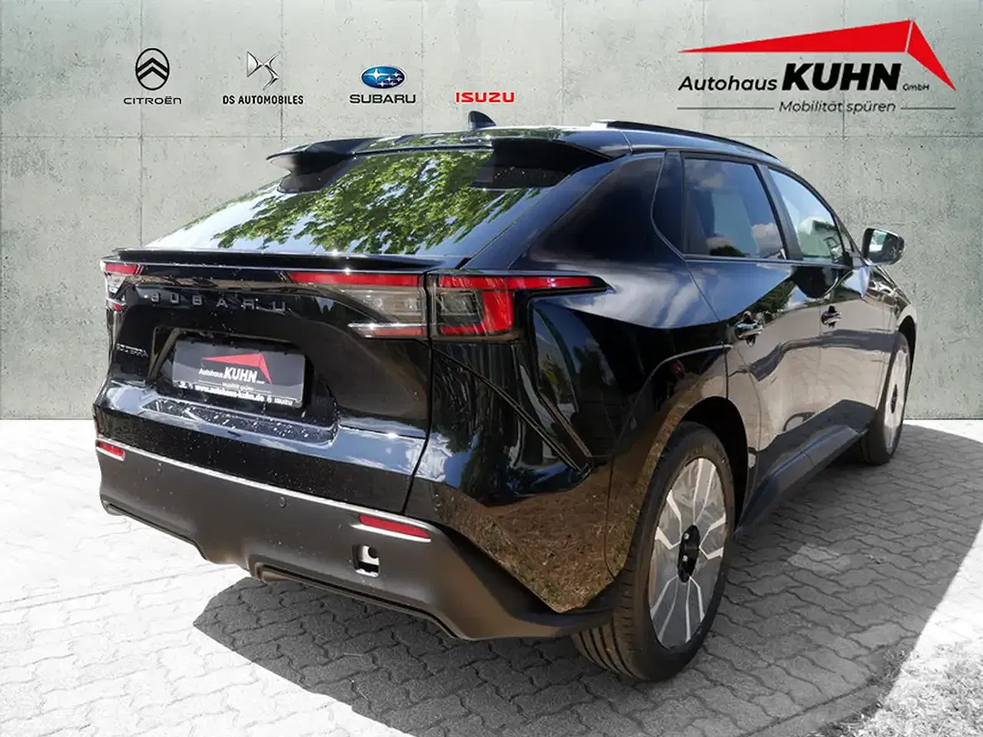 Subaru Solterra AWD Platinum - Thumbnail 3