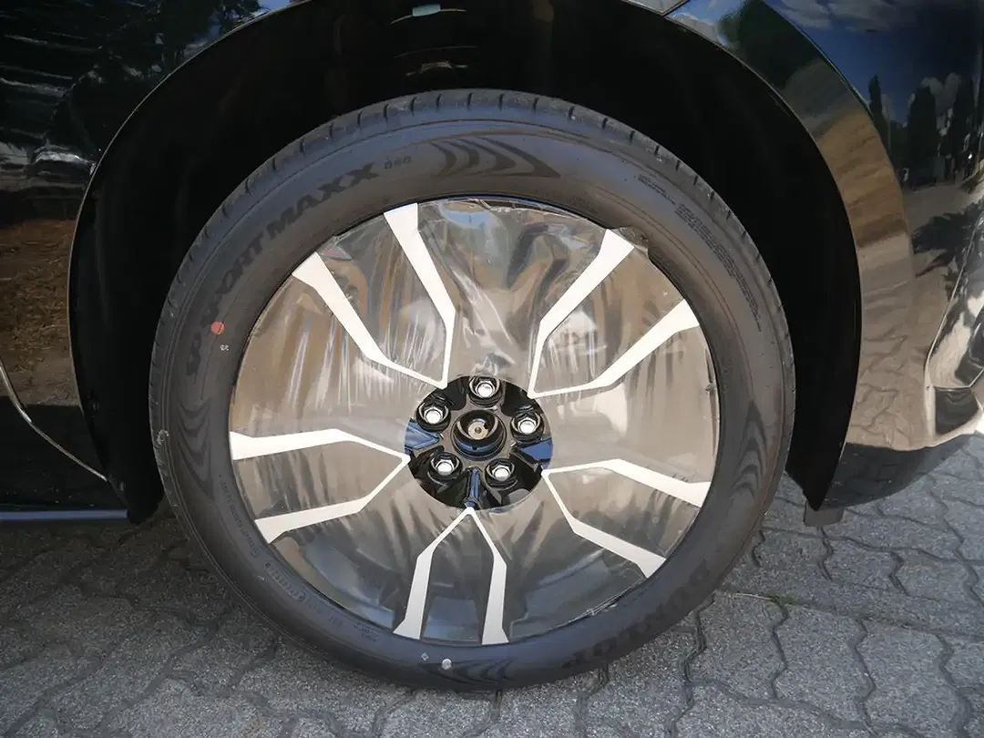 Subaru Solterra AWD Platinum - Thumbnail 5