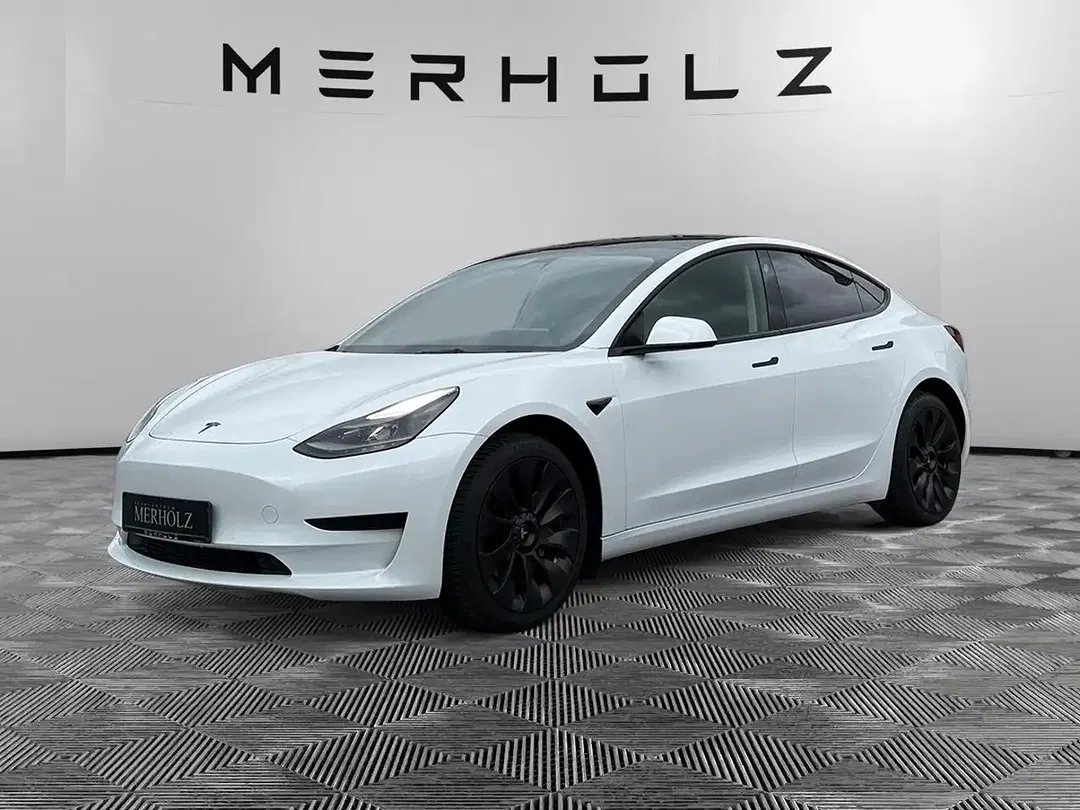 Tesla Model 3 Standard Range Plus - foto 1