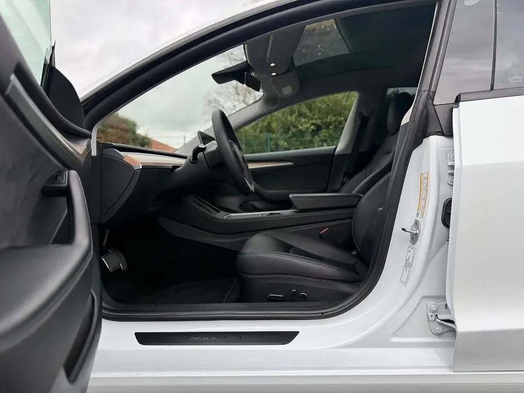 Tesla Model 3 Standard Range Plus - Thumbnail 10