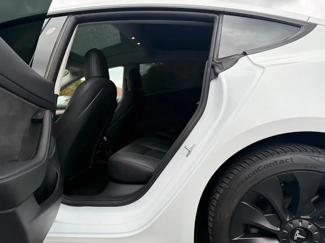 Tesla Model 3 Standard Range Plus - Thumbnail 12
