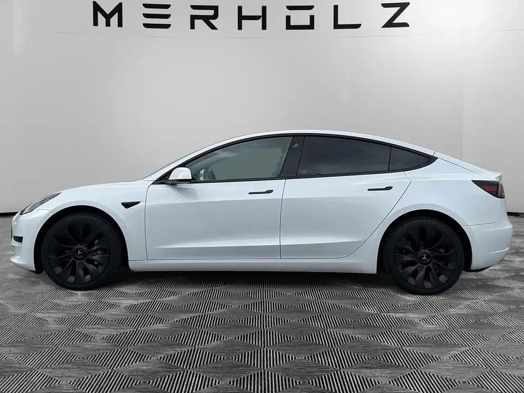Tesla Model 3 Standard Range Plus - Thumbnail 4