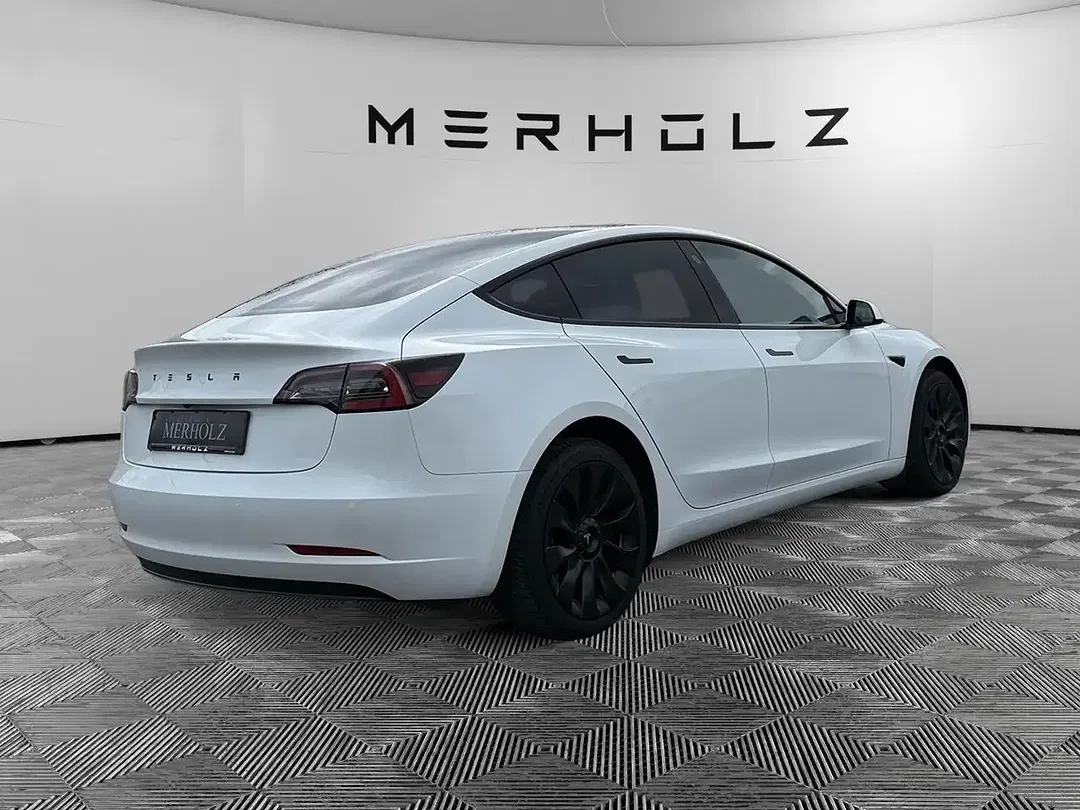 Tesla Model 3 Standard Range Plus - Thumbnail 7