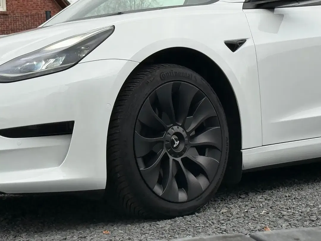 Tesla Model 3 Standard Range Plus - Thumbnail 8