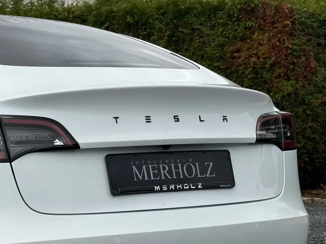 Tesla Model 3 Standard Range Plus - Thumbnail 9