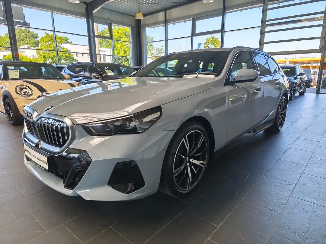 BMW 520 M Sport Touring - Thumbnail 3