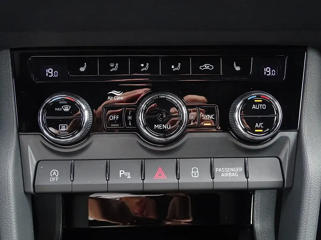 Skoda Karoq 1.5 TSI DSG Sportline - Thumbnail 12