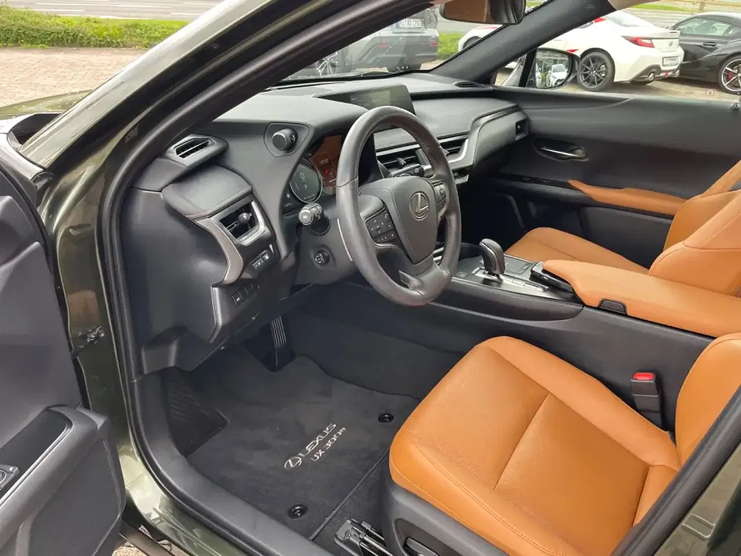 Lexus UX 300e Executive - Thumbnail 7