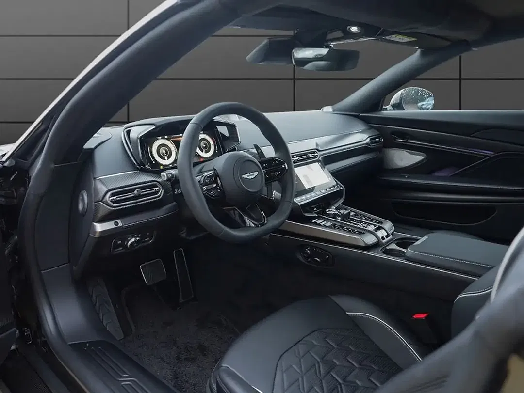 Aston Martin Vanquish Volante - Thumbnail 3