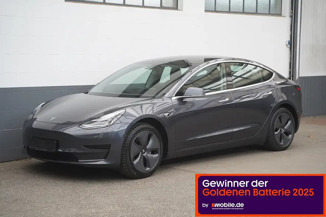 Tesla Model 3 Standard Range Plus - foto 1