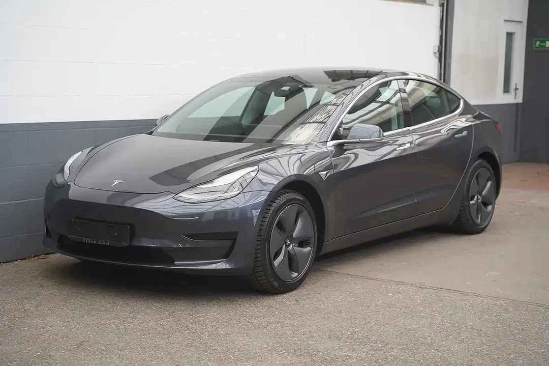 Tesla Model 3 Standard Range Plus - Thumbnail 3