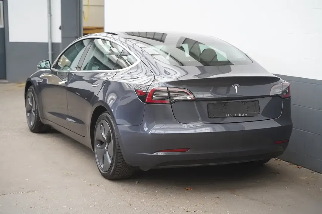Tesla Model 3 Standard Range Plus - Thumbnail 7