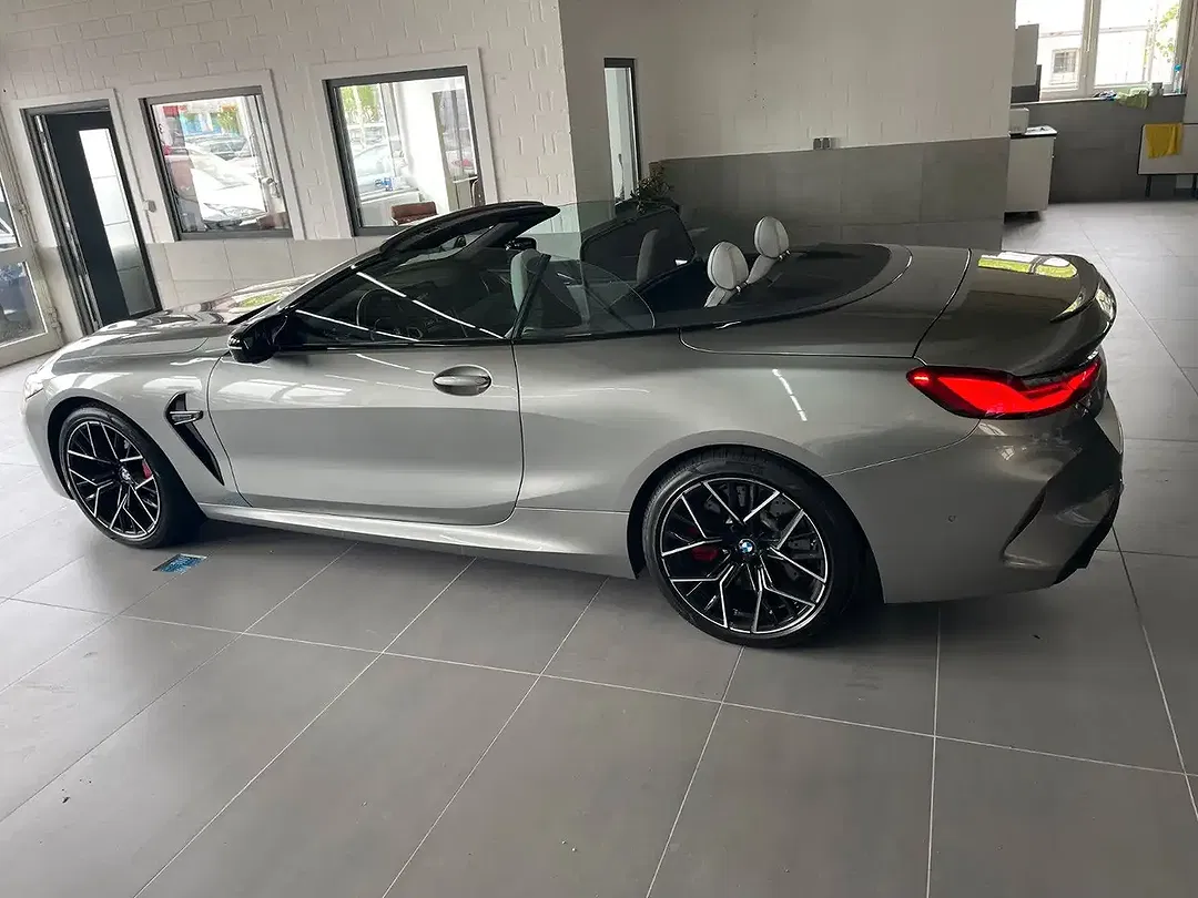 BMW M8 xDrive Competition Convertible - Thumbnail 4
