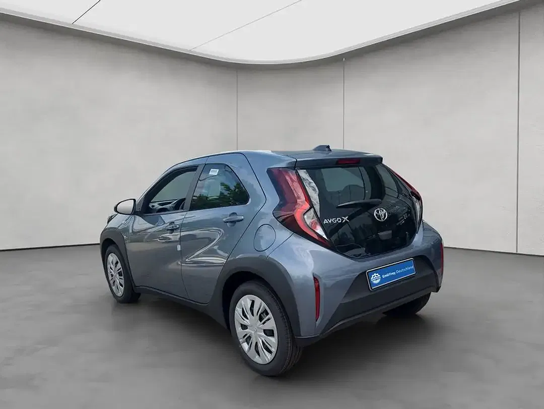 Toyota Aygo X Business Edition - Thumbnail 3