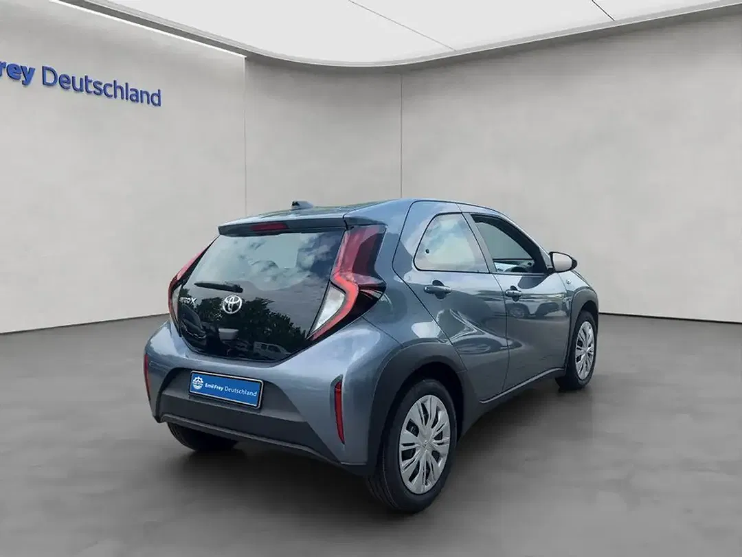 Toyota Aygo X Business Edition - Thumbnail 5
