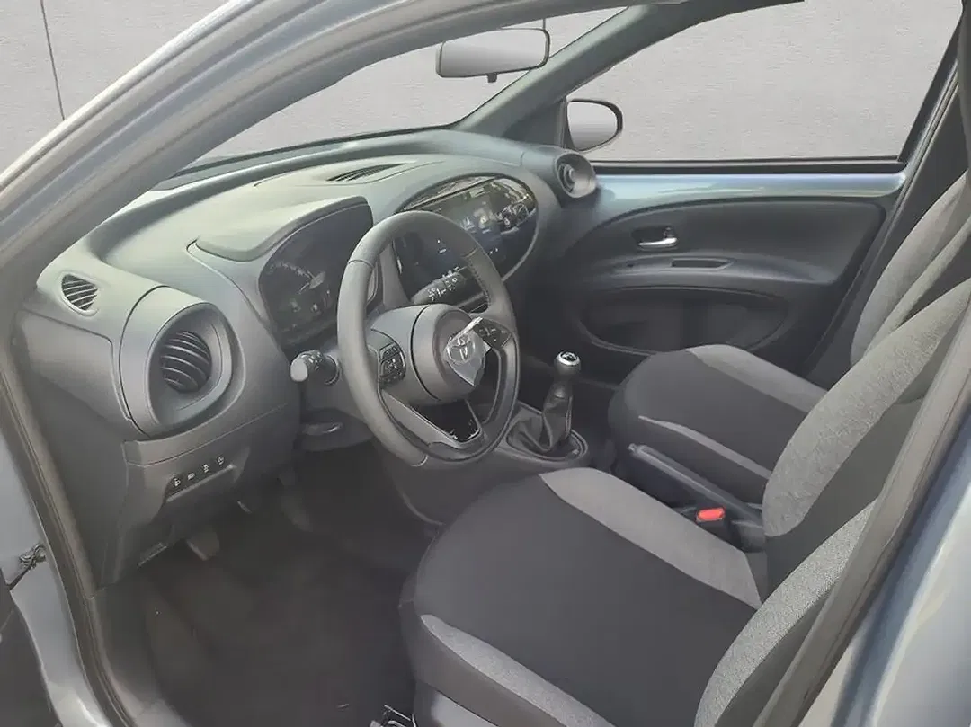Toyota Aygo X Business Edition - Thumbnail 9