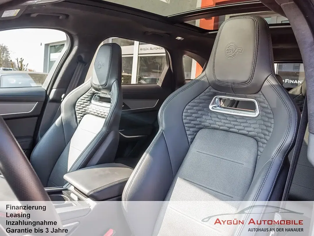 Jaguar F-Pace P550 SVR - Thumbnail 10