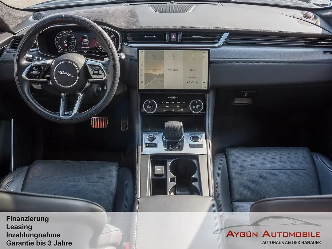 Jaguar F-Pace P550 SVR - Thumbnail 15