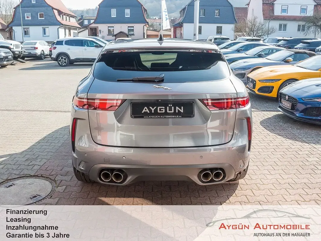 Jaguar F-Pace P550 SVR - Thumbnail 5