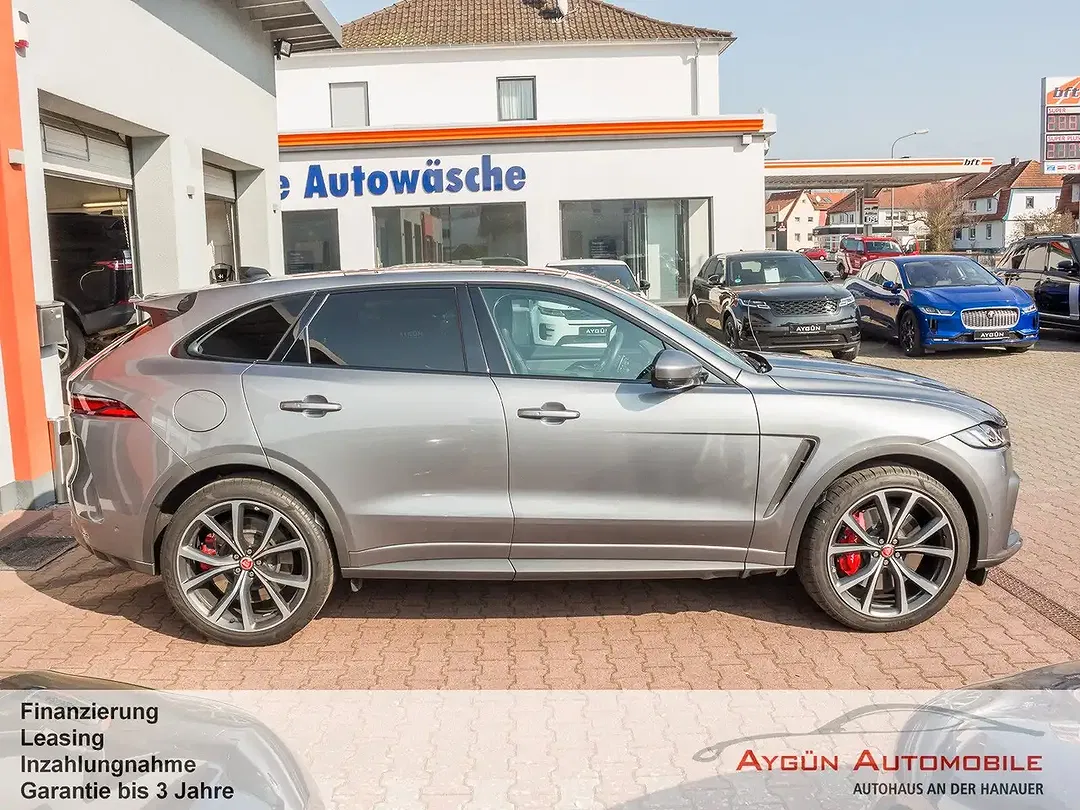 Jaguar F-Pace P550 SVR - Thumbnail 7