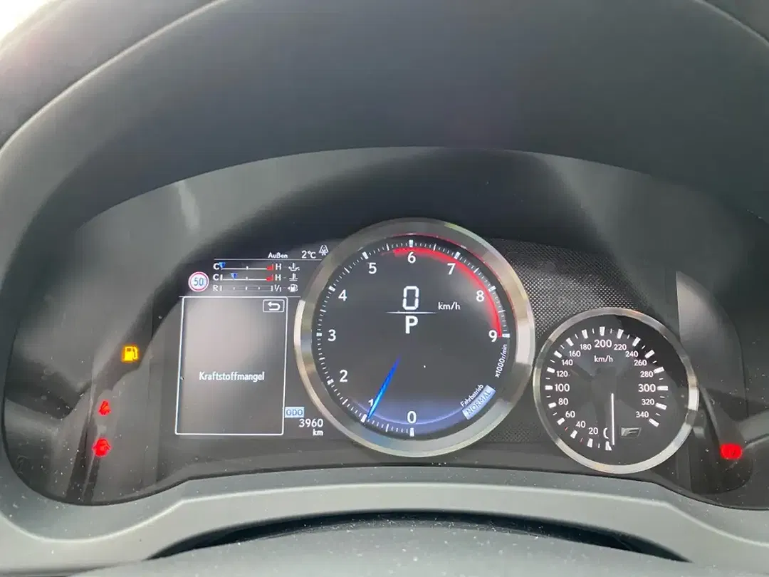 Lexus RC F V8 Advantage - Thumbnail 14