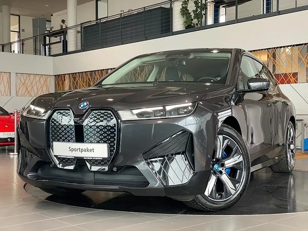 BMW iX xDrive - foto 1