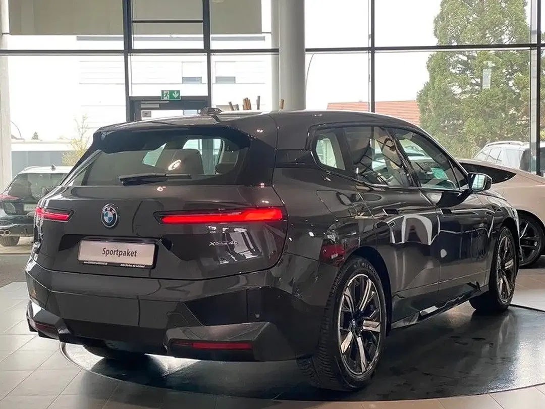 BMW iX xDrive - foto 2