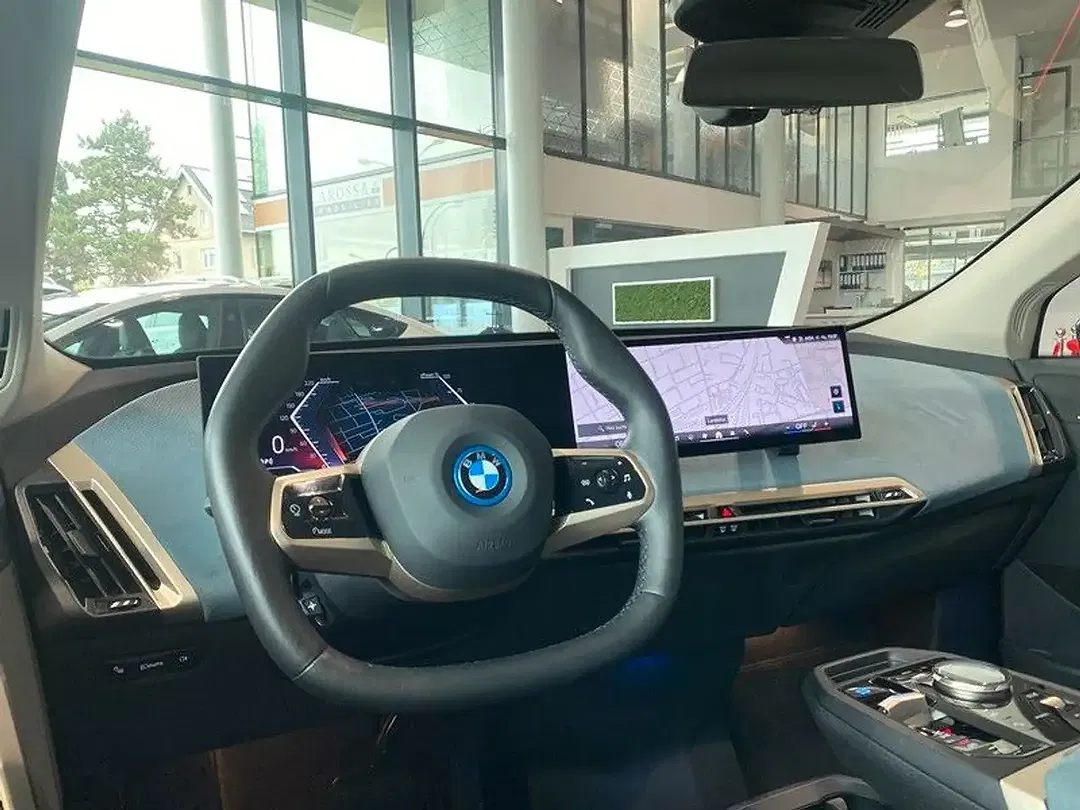 BMW iX xDrive - Thumbnail 4