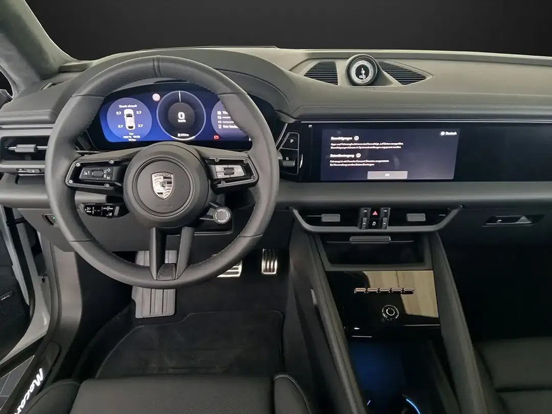 Porsche Macan Turbo - Thumbnail 10
