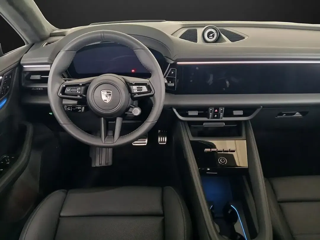 Porsche Macan Turbo - Thumbnail 11