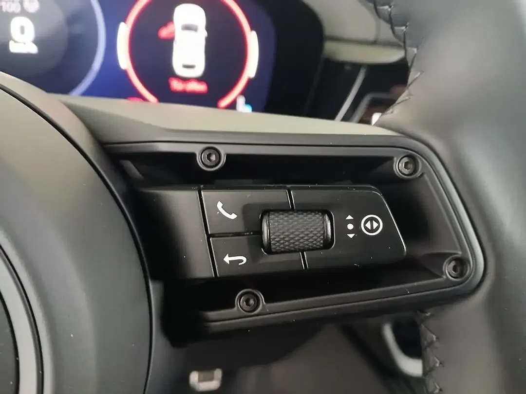 Porsche Macan Turbo - Thumbnail 18